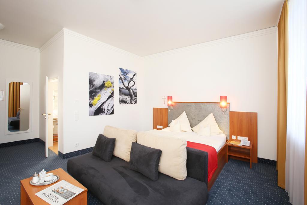 Hotel Martinshof Rottenburg am Neckar Esterno foto