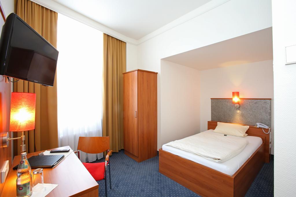 Hotel Martinshof Rottenburg am Neckar Esterno foto